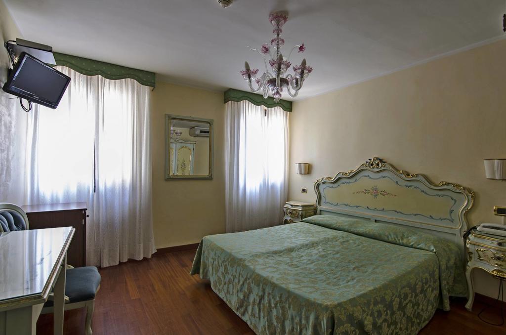 Hotel Do Pozzi Venezia Esterno foto